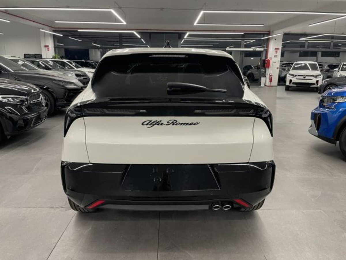 Alfa Romeo Junior 1.2 ibrida Sprint 145cv edct6 (14)