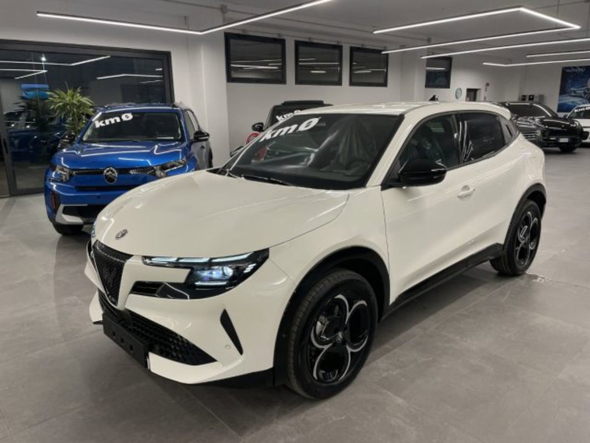 Alfa Romeo Junior 1.2 ibrida Sprint 145cv edct6 (17)