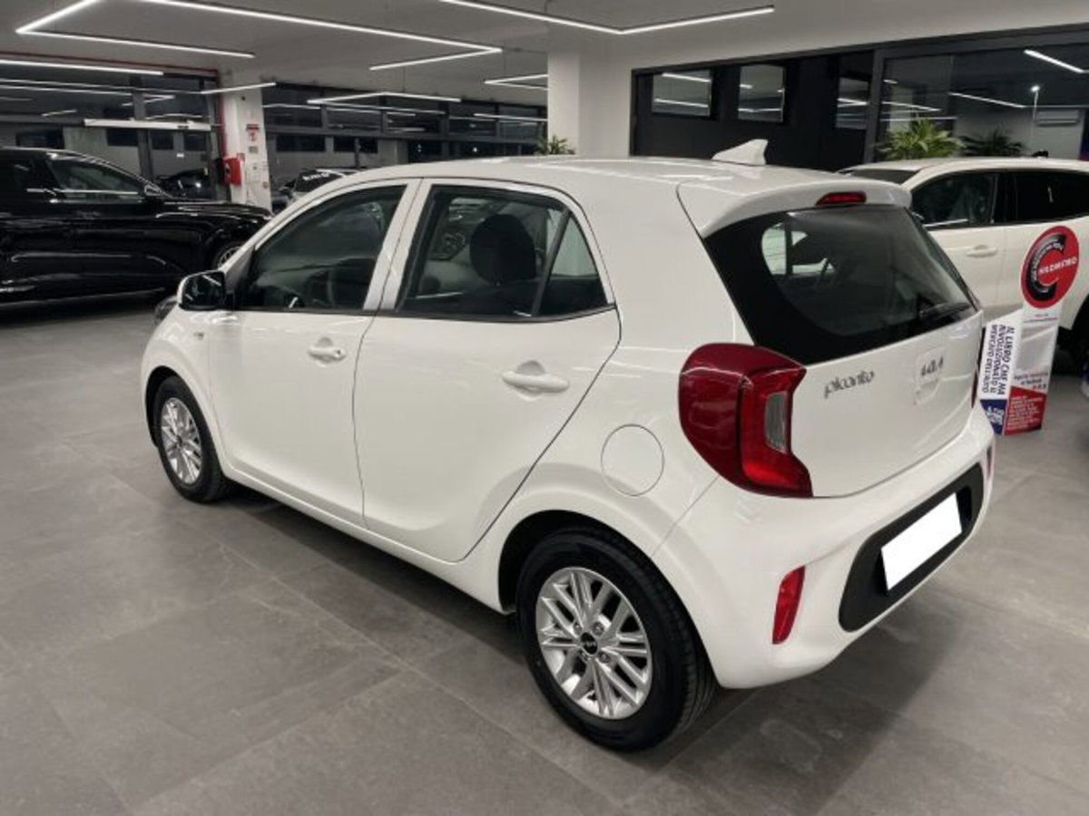 Kia Picanto 1.0 12V 5 porte AMT Urban (6)