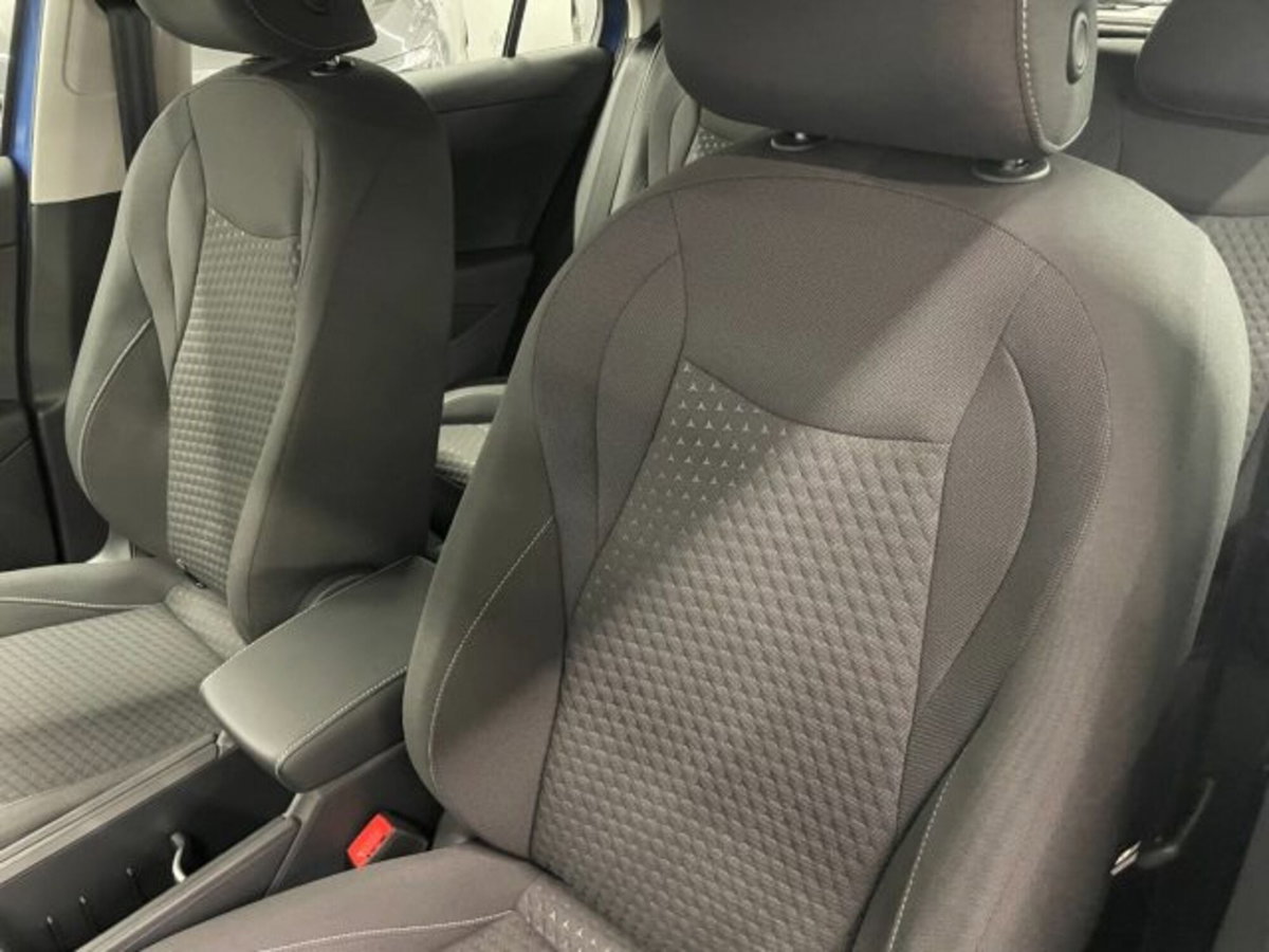 Volkswagen T-Roc 1.5 etsi Life 115cv dsg (10)