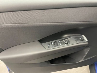 Volkswagen T-Roc 1.5 etsi Life 115cv dsg (2)