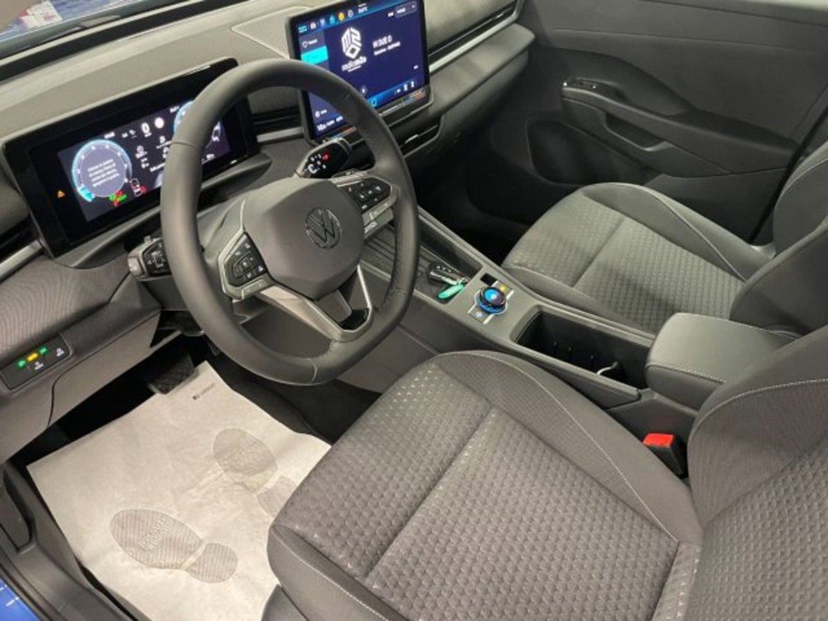 Volkswagen T-Roc 1.5 etsi Life 115cv dsg (9)