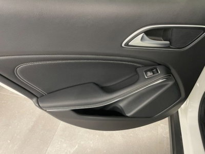 Mercedes-Benz GLA SUV 180 Sport (13)