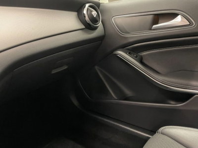Mercedes-Benz GLA SUV 180 Sport (20)