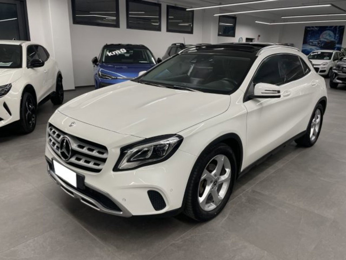 Mercedes-Benz GLA SUV 180 Sport (4)