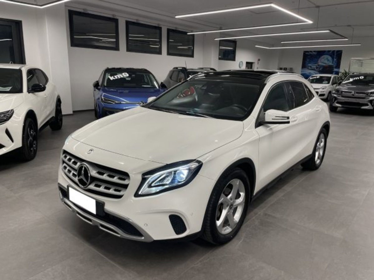 Mercedes-Benz GLA SUV 180 Sport (9)