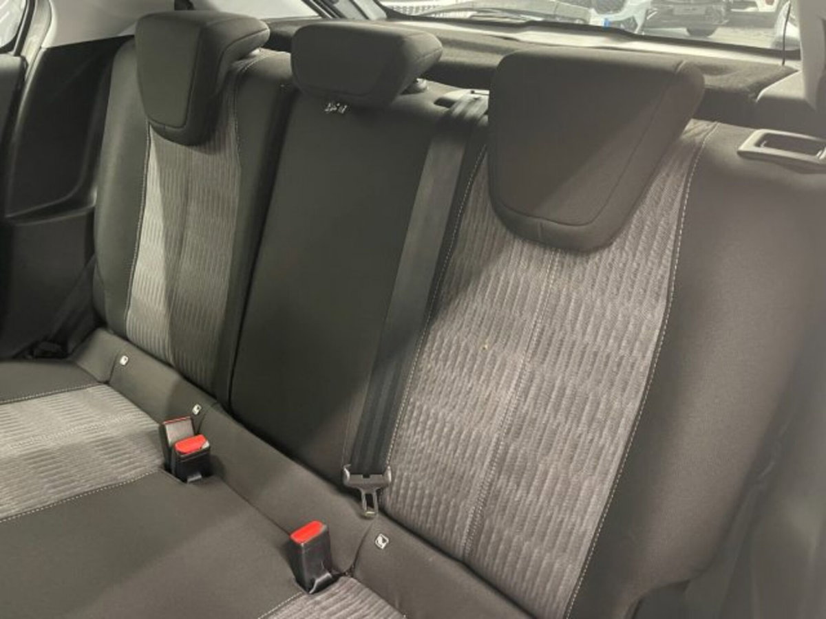 Opel Corsa 1.5 D 100 CV Edition (13)