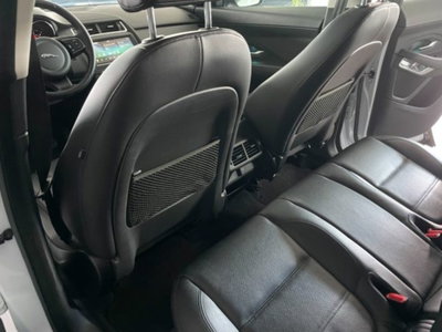 Jaguar E-Pace 2.0D 150 CV AWD aut. R-Dynamic HSE (13)