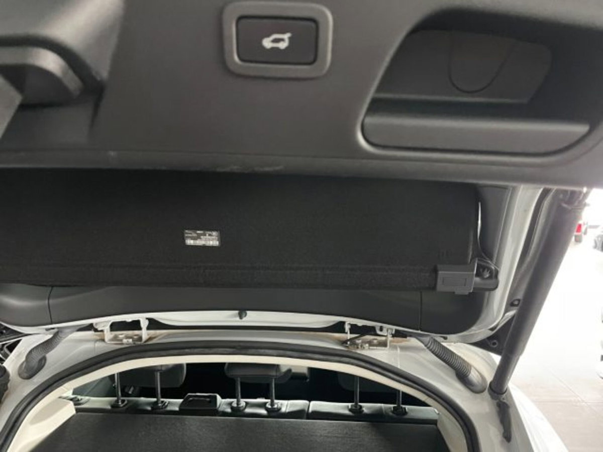 Jaguar E-Pace 2.0D 150 CV AWD aut. R-Dynamic HSE (16)
