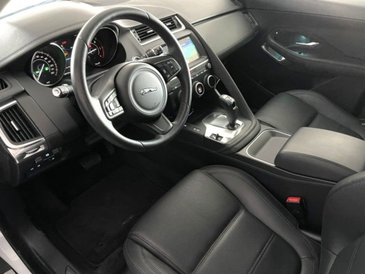 Jaguar E-Pace 2.0D 150 CV AWD aut. R-Dynamic HSE (2)