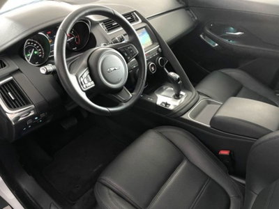 Jaguar E-Pace 2.0D 150 CV AWD aut. R-Dynamic HSE (2)