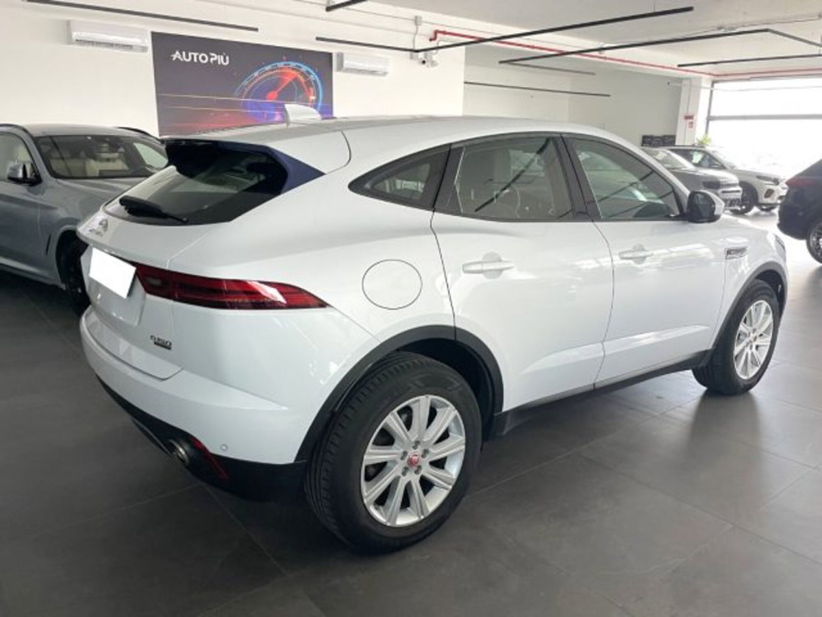 Jaguar E-Pace 2.0D 150 CV AWD aut. R-Dynamic HSE (3)