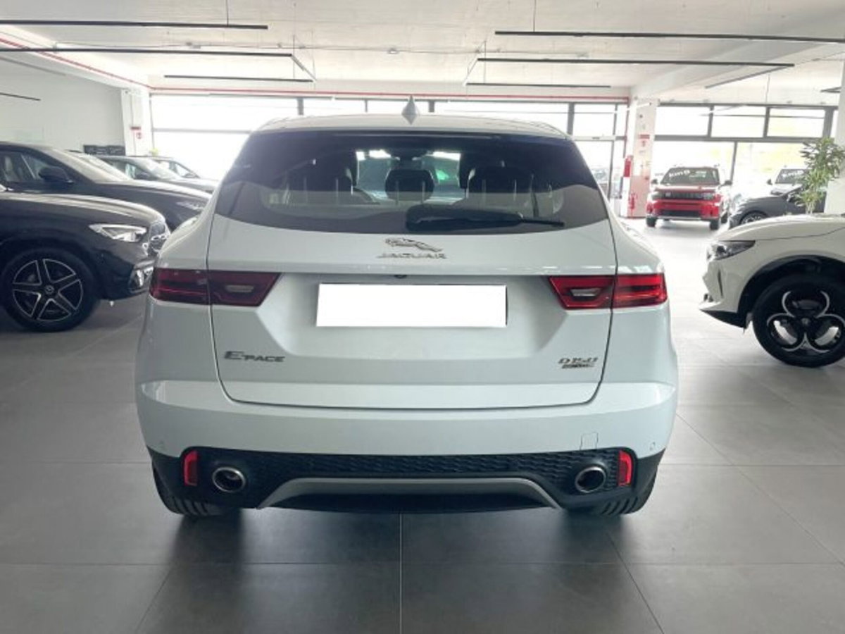 Jaguar E-Pace 2.0D 150 CV AWD aut. R-Dynamic HSE (5)