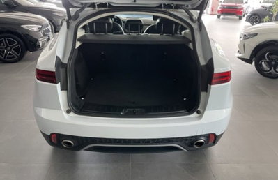 Jaguar E-Pace 2.0D 150 CV AWD aut. R-Dynamic HSE (6)