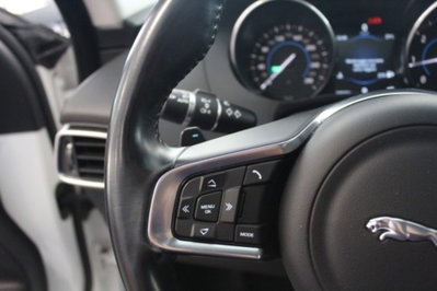 Jaguar F-Pace 2.0 D 180 CV R-Sport (12)