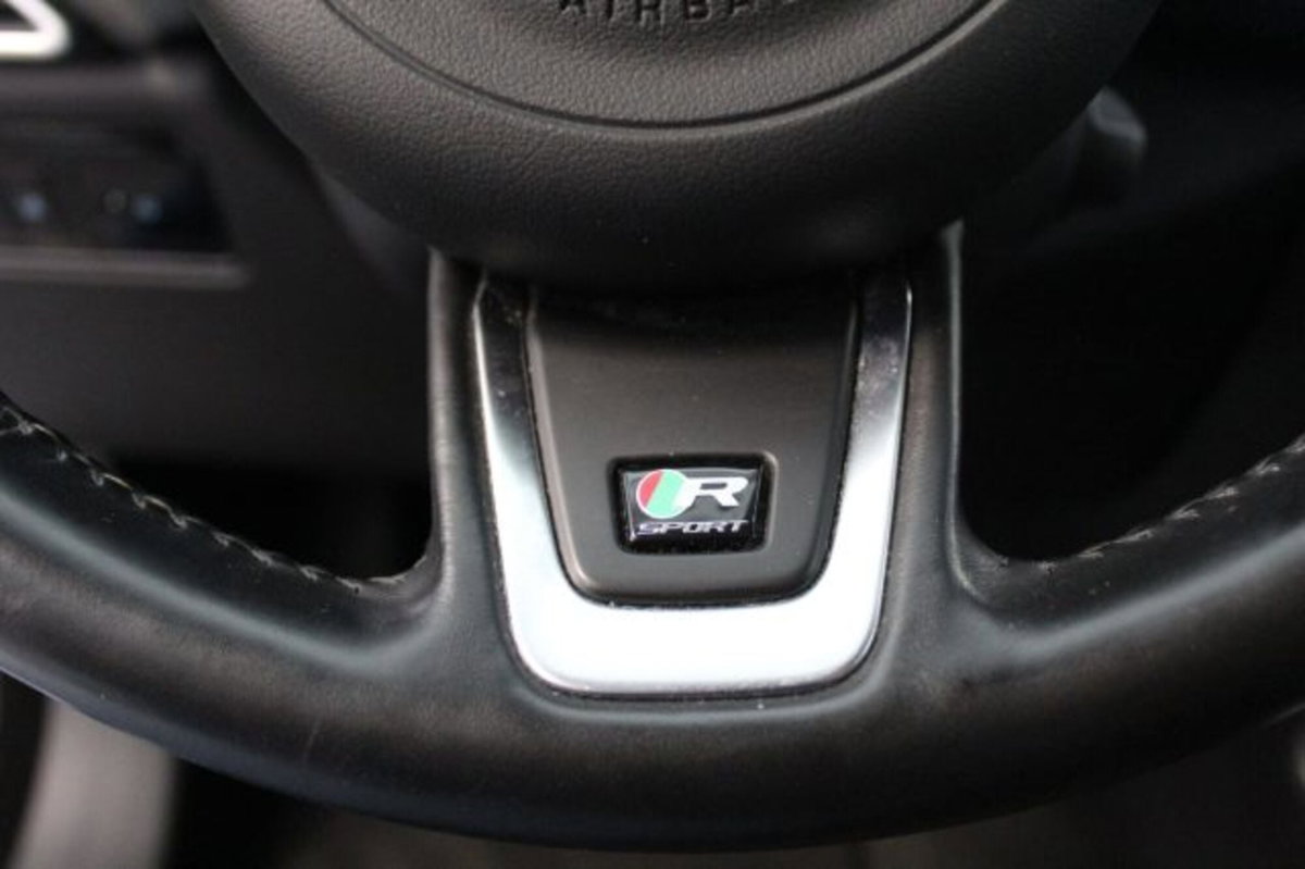 Jaguar F-Pace 2.0 D 180 CV R-Sport (13)