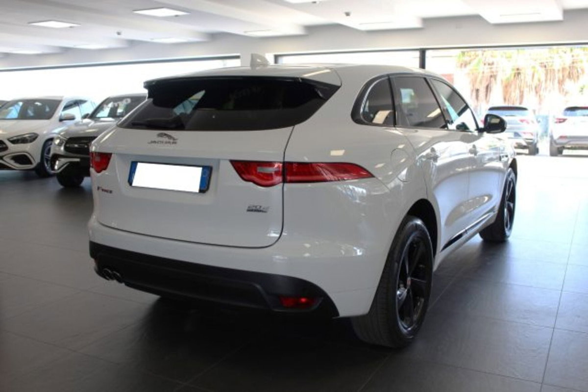 Jaguar F-Pace 2.0 D 180 CV R-Sport (5)