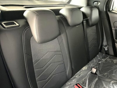 Jeep Avenger 1.2 turbo Summit fwd 100cv (3)