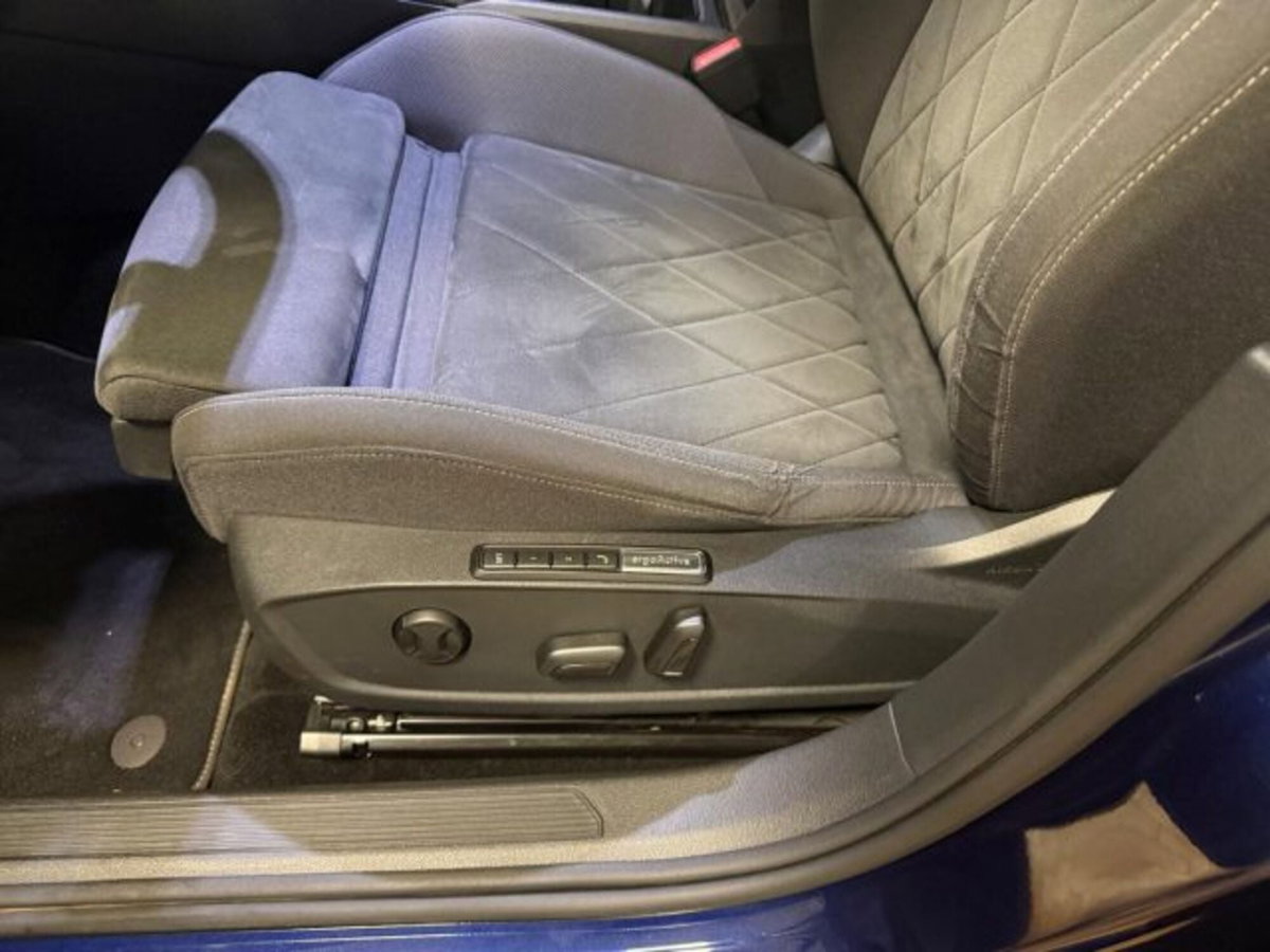 Volkswagen Golf 2.0 TDI 150 CV DSG SCR Style (12)