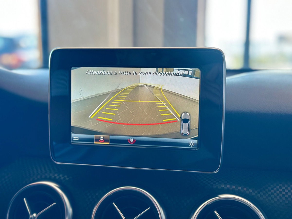 Mercedes-Benz Classe A 180 d Automatic Sport (15)