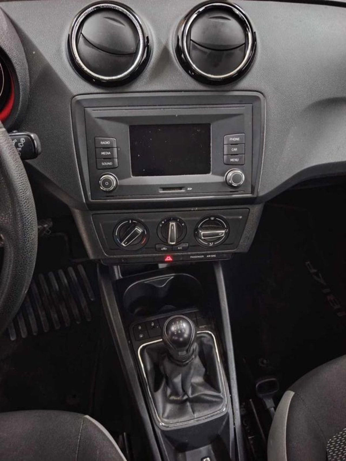 SEAT Ibiza 1.0 75 CV 5p. Connect Grey (6)