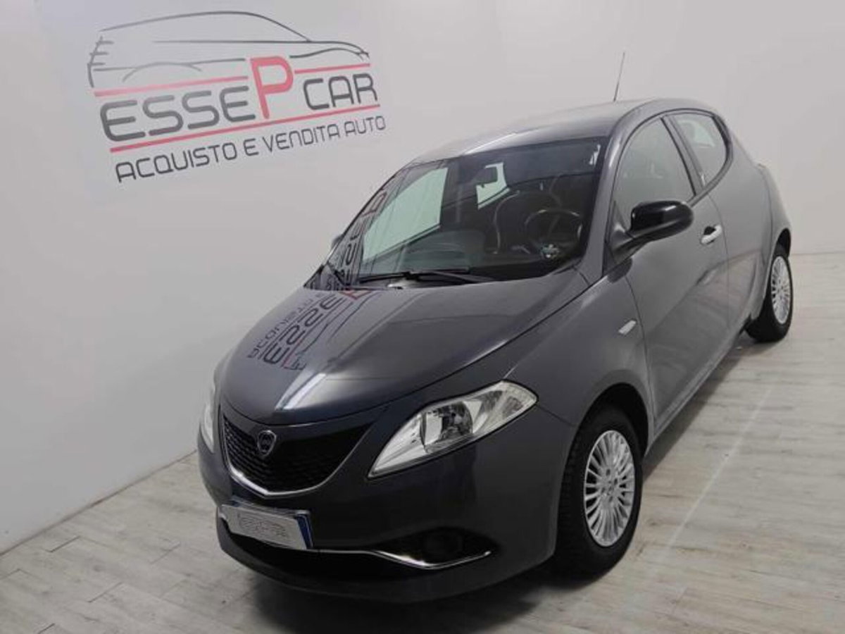 Lancia Ypsilon 1.2 69 CV 5 porte Gold