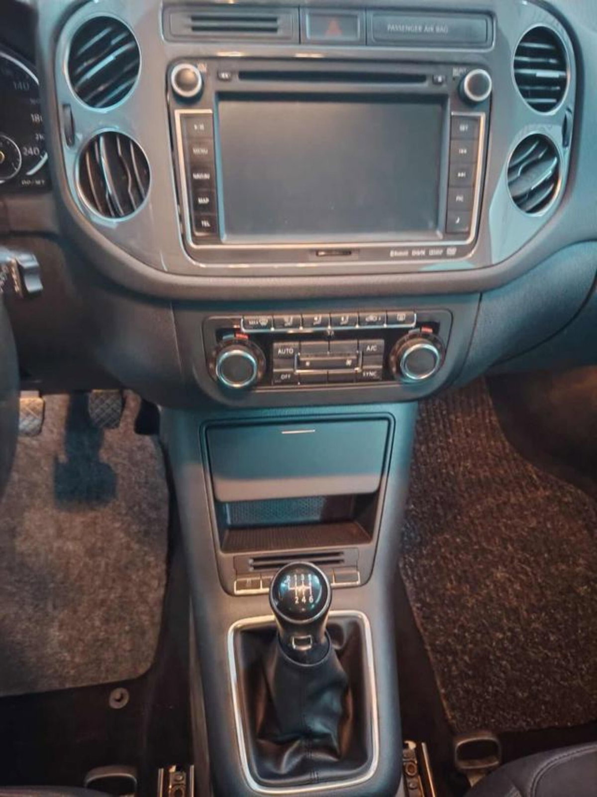 Volkswagen Tiguan 2.0 TDI 140 CV Sport & Style BlueMotion Technology (7)