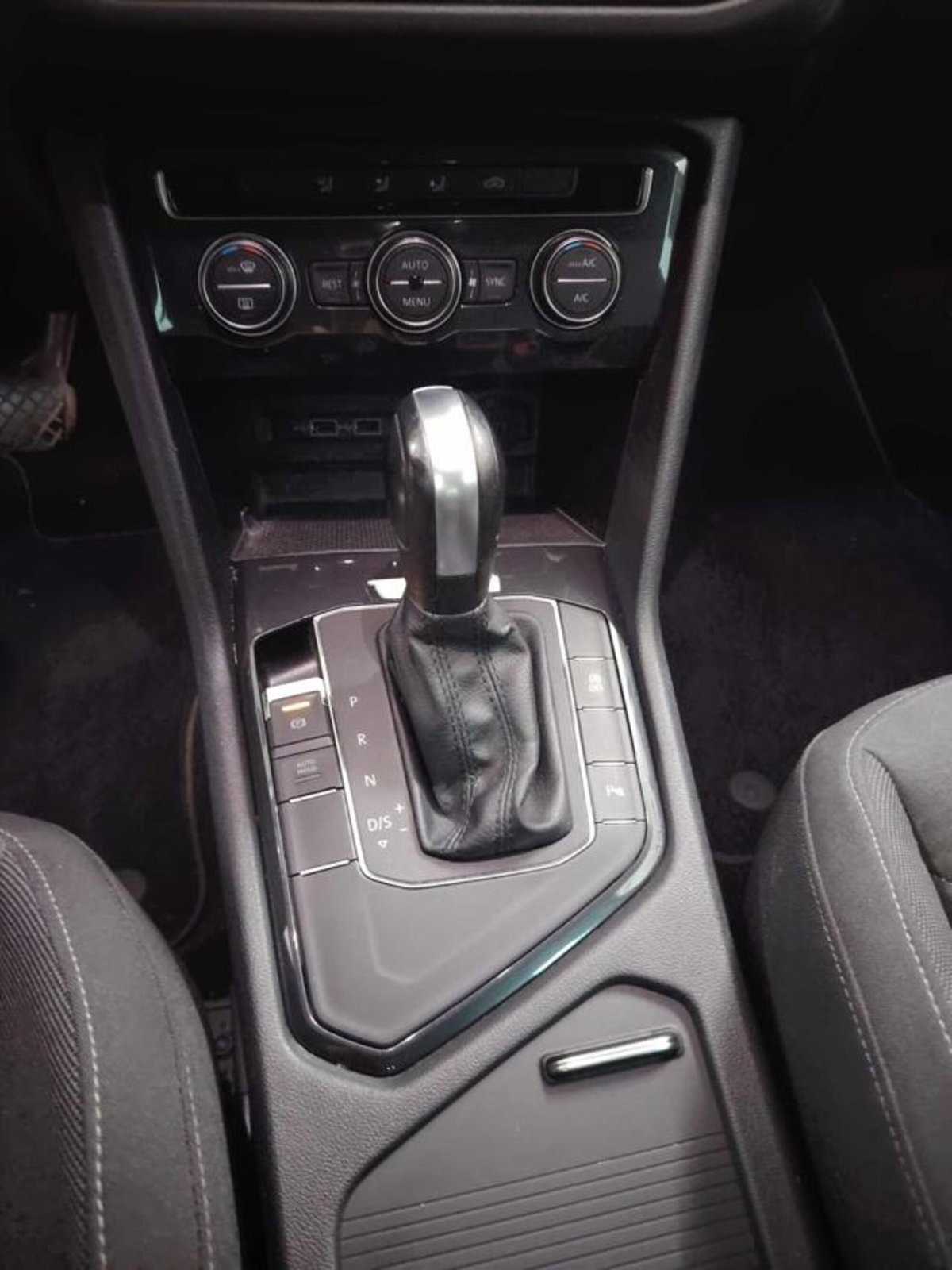 Volkswagen Tiguan 1.5 TSI 150 CV DSG ACT R-Line (8)