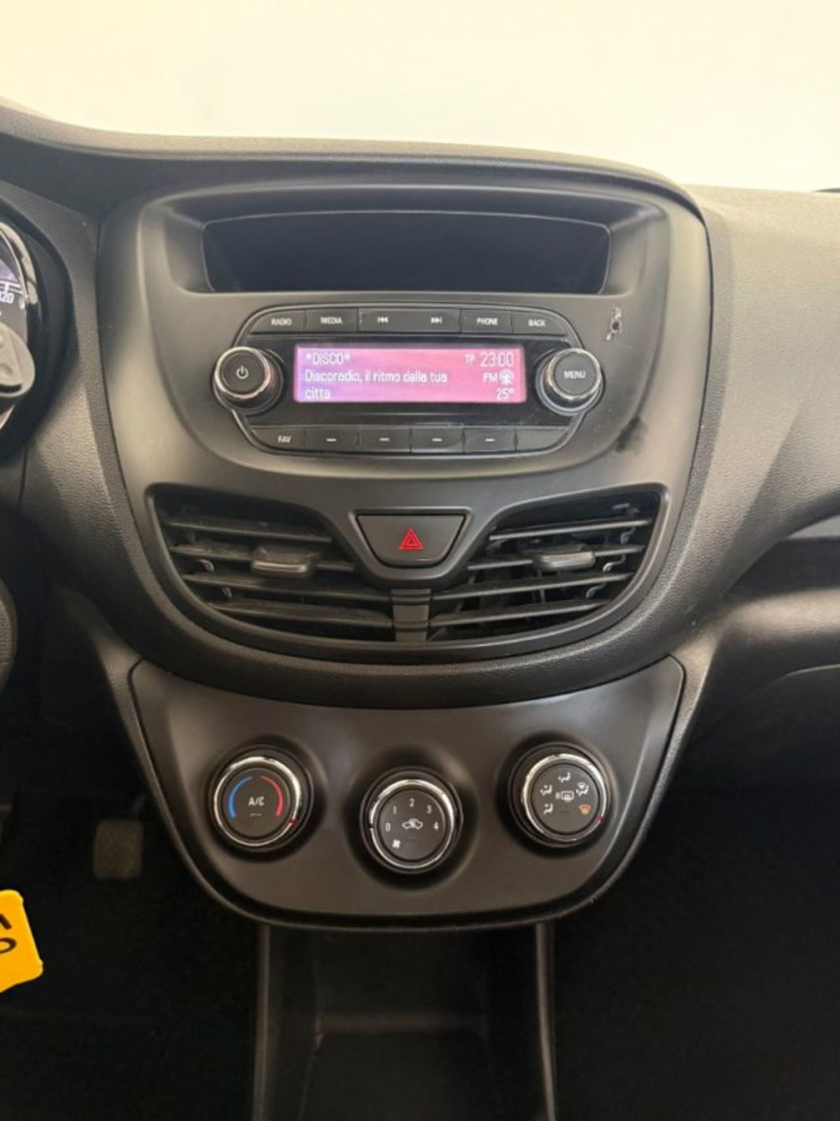 Opel Karl 1.0 75 CV Innovation (11)