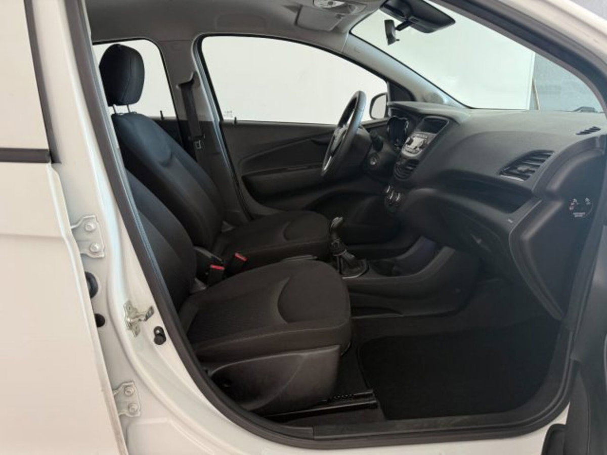 Opel Karl 1.0 75 CV Innovation (18)