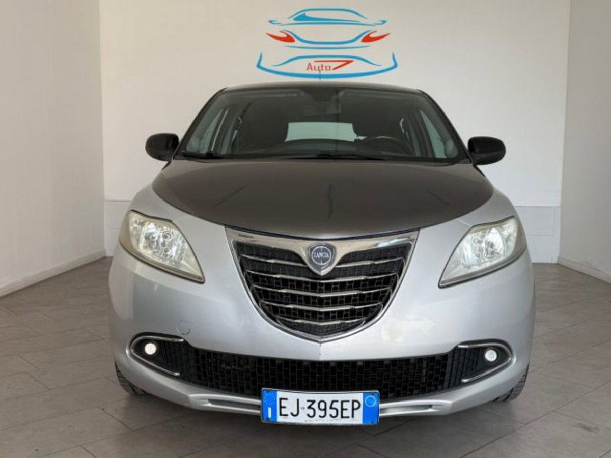 Lancia Ypsilon 0.9 TwinAir 85 CV 5 porte S&S Silver