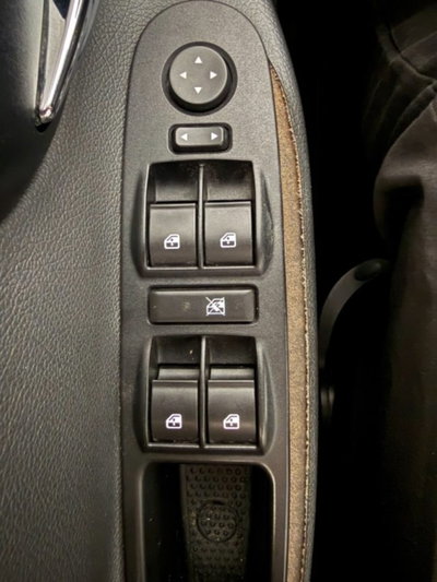 Lancia Ypsilon 0.9 TwinAir 85 CV 5 porte S&S Silver (11)