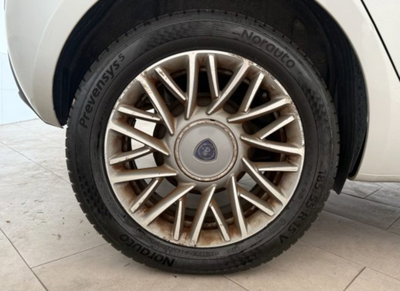 Lancia Ypsilon 0.9 TwinAir 85 CV 5 porte S&S Silver (13)
