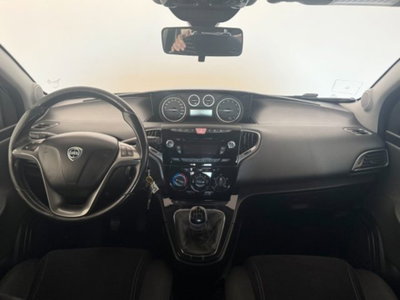 Lancia Ypsilon 0.9 TwinAir 85 CV 5 porte S&S Silver (8)