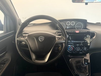 Lancia Ypsilon 0.9 TwinAir 85 CV 5 porte S&S Silver (9)
