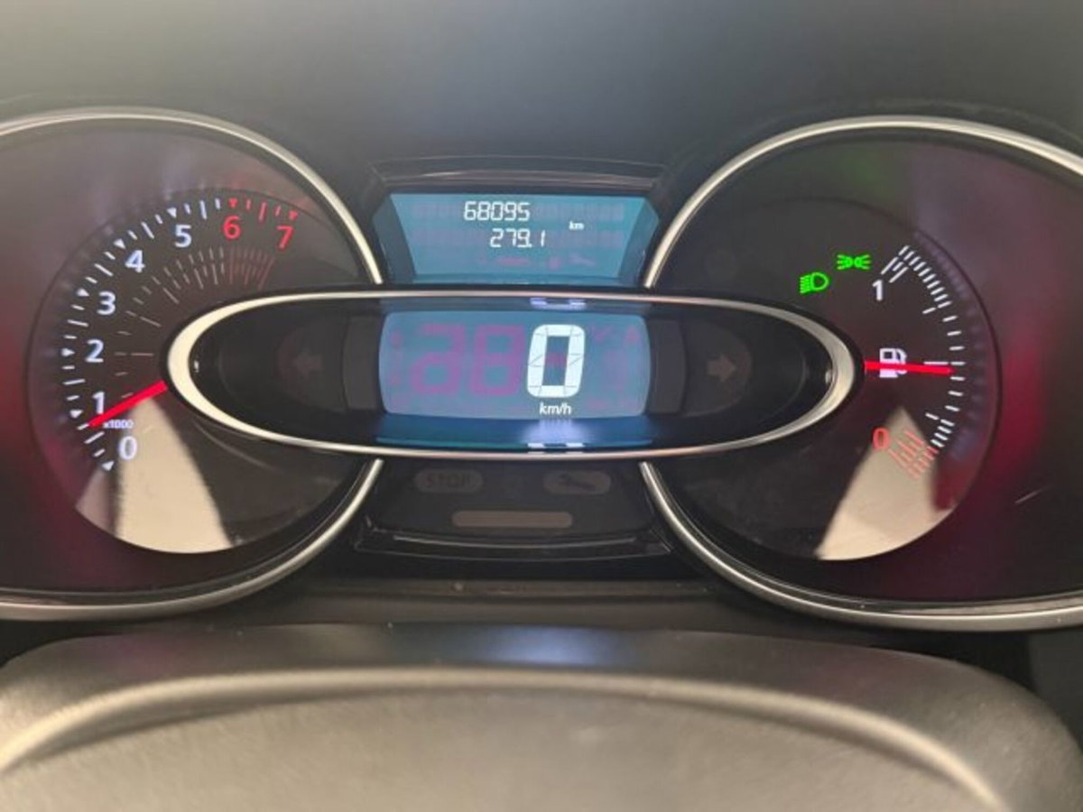 Renault Clio 1.2 75 CV 5 porte Duel (14)