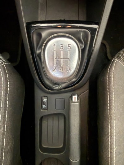 Renault Clio 1.2 75 CV 5 porte Duel (17)