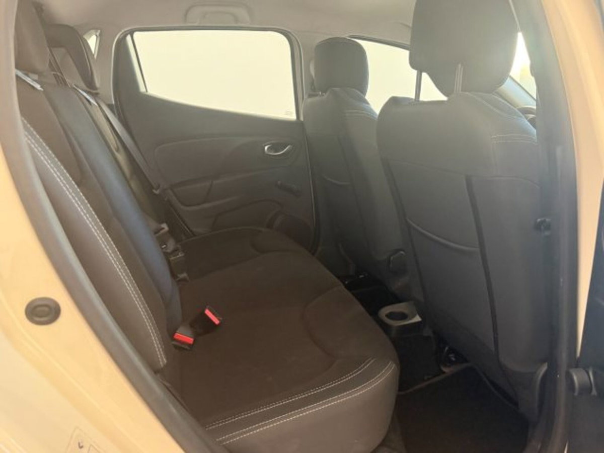 Renault Clio 1.2 75 CV 5 porte Duel (18)
