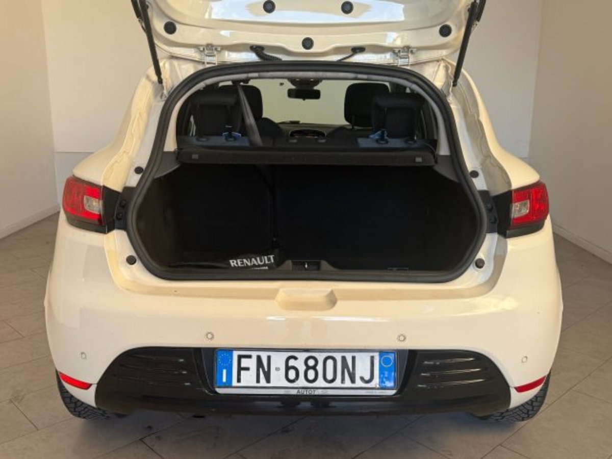 Renault Clio 1.2 75 CV 5 porte Duel (7)