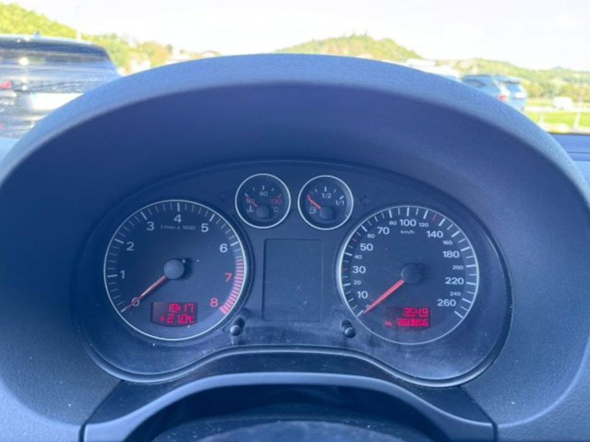 Audi A3 1.6 Attraction (10)