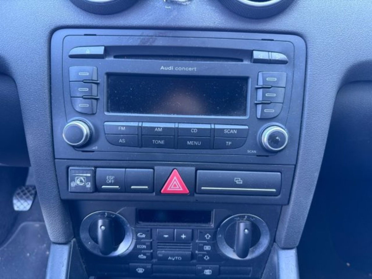 Audi A3 1.6 Attraction (12)