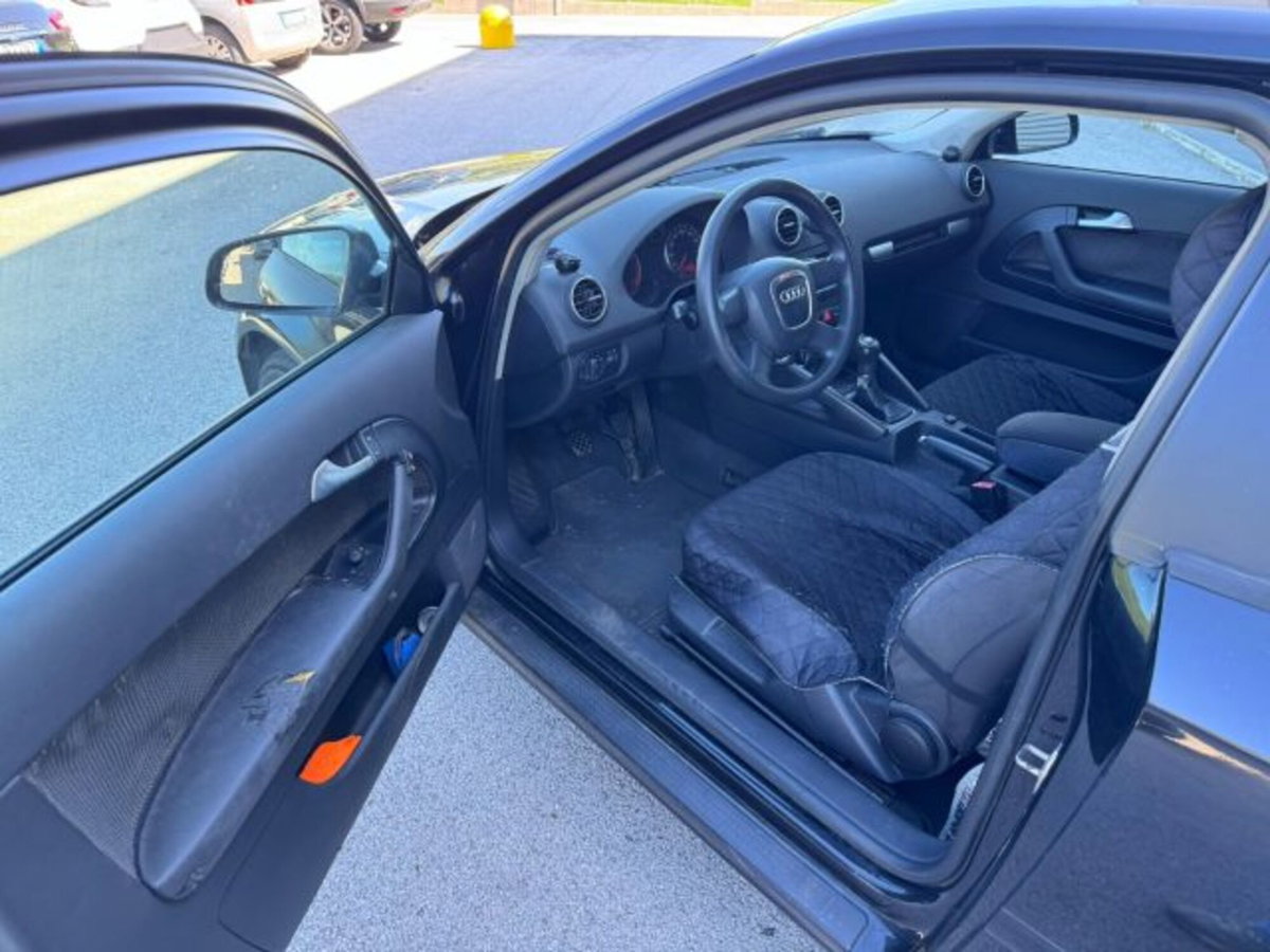 Audi A3 1.6 Attraction (14)