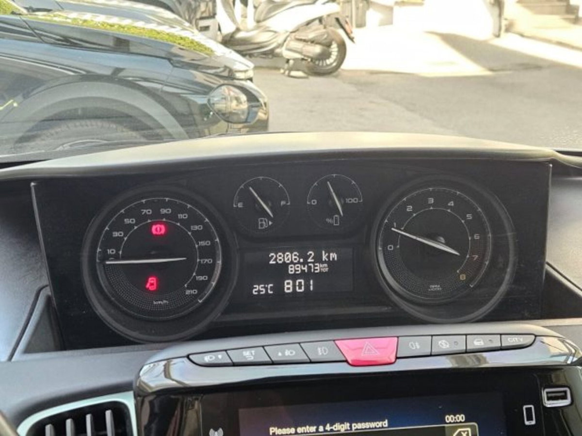 Lancia Ypsilon 1.0 FireFly 5 porte S&S Hybrid Gold Plus (14)