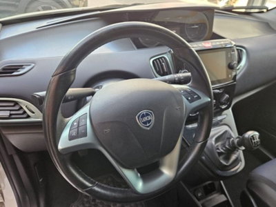 Lancia Ypsilon 1.0 FireFly 5 porte S&S Hybrid Gold Plus (16)