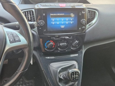 Lancia Ypsilon 1.0 FireFly 5 porte S&S Hybrid Gold Plus (17)