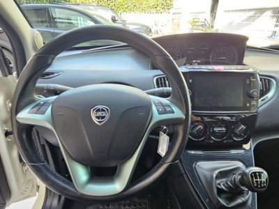Lancia Ypsilon 1.0 FireFly 5 porte S&S Hybrid Gold Plus (19)