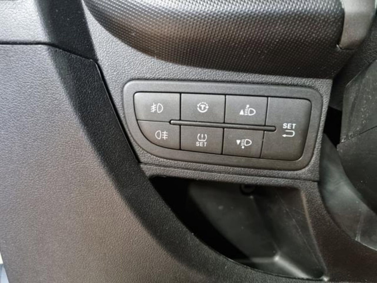 Fiat Qubo 1.3 MJT 80 CV Trekking (18)