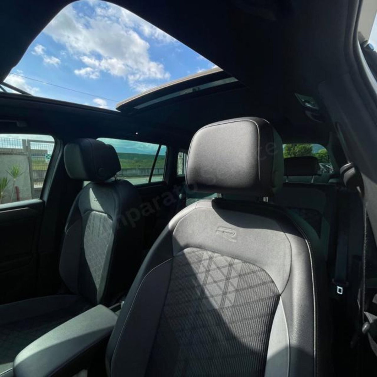 Volkswagen Tiguan Allspace 2.0 TDI SCR DSG 4MOTION R-Line (15)