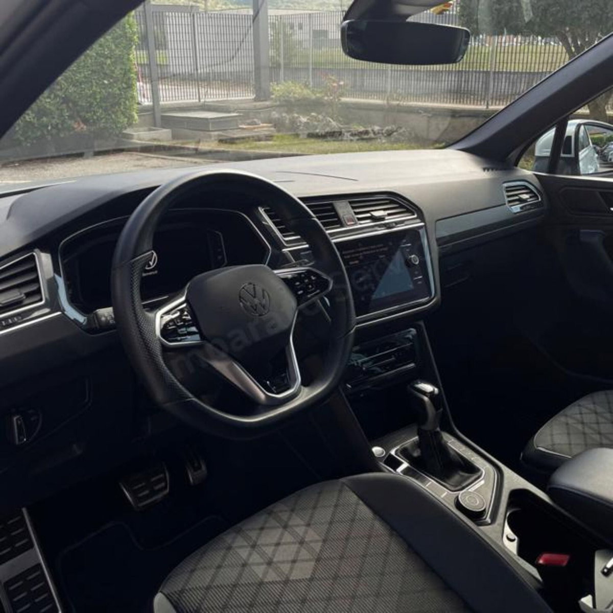 Volkswagen Tiguan Allspace 2.0 TDI SCR DSG 4MOTION R-Line (17)