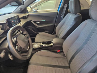 Peugeot 2008 motore elettrico 136 CV Allure Pack (7)